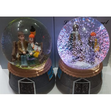 Işıklı Müzikli Püskürtmeli Kar Küresi Büyük Boy