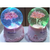 Işıklı Müzikli Püskürtmeli Kar Küresi Büyük Boy